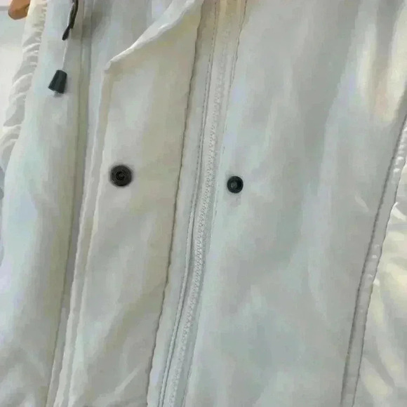 Sporto Women’s Puffer Vest Cream Faux Fur Trim Hooded Drawstring Size Medium NWT - Picture 6 of 13